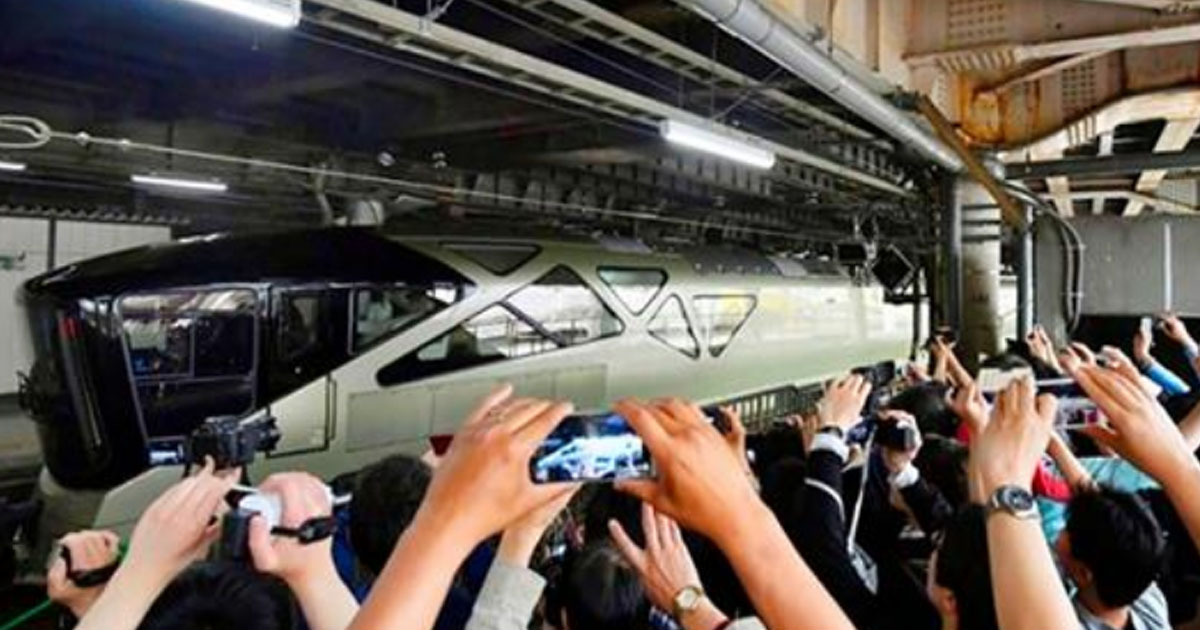 В Японии создали новый поезд, билеты на который уже не купить!