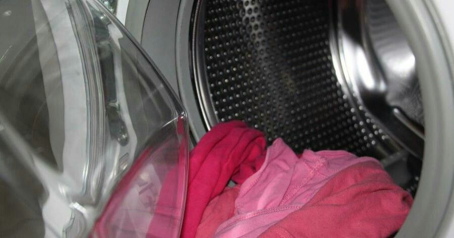 Эти 5 хитростей помогут сохранить вашу стиральную машинку в чистом, ухоженном и сверкающем виде.