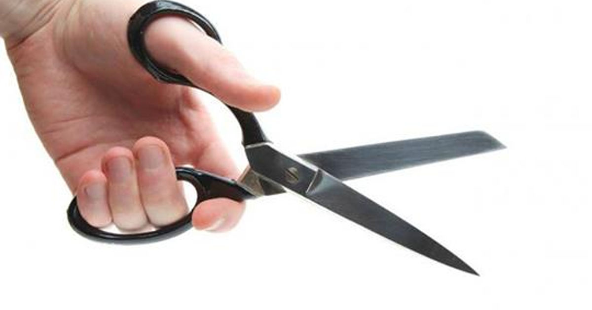 Как заточить ножницы с помощью подручных средств