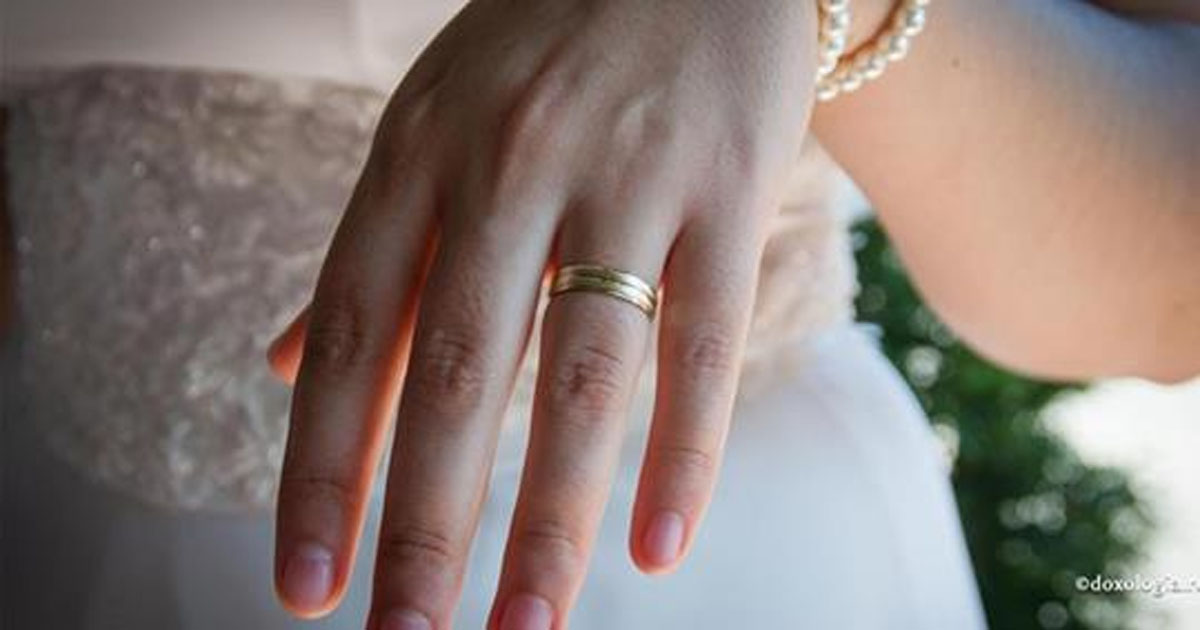 Что нельзя делать с обручальным кольцом, чтобы брак был счастливым