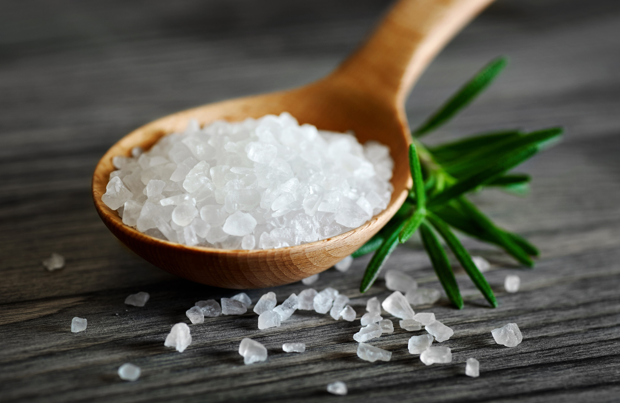 Несколько бытовых проблем, с которыми легко справляется соль