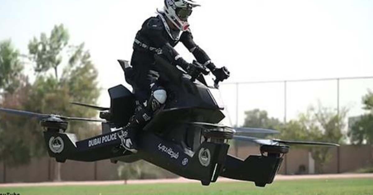 В Дубае копов уже учат управлять летающими «мотоциклами» за $150 000