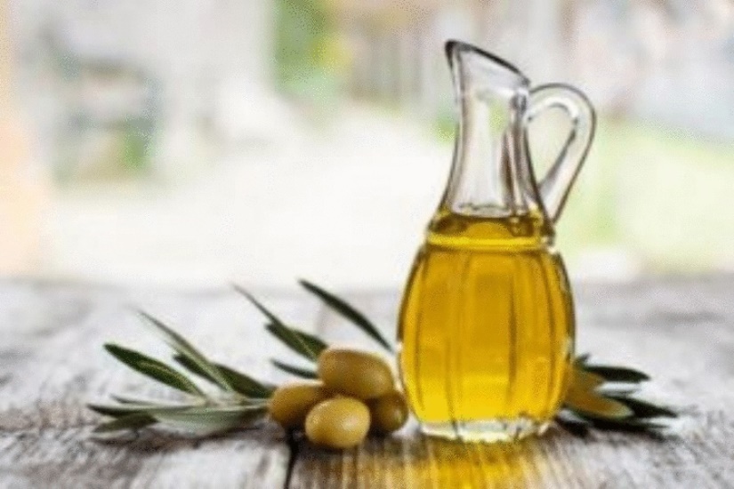 О пользе употребления ложки оливкового масла натощак