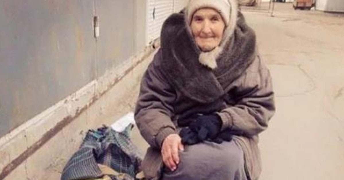 История о бабушке, торгующей на улице