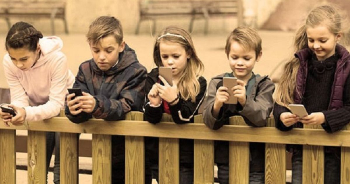 Доктор Кардарас: Дети и смартфоны. Все хуже, чем нам кажется