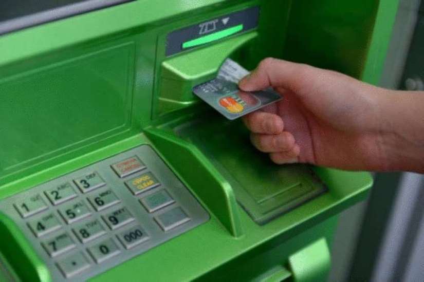 Полезно знать: как мошенники могут украсть деньги с вашей карты с помощью банкомата