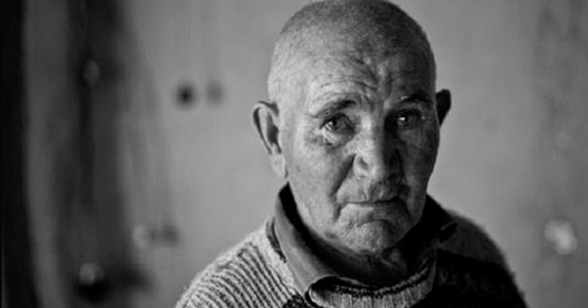 Трогательная история дедушки, который просил забрать его на Пасху домой, но никто так и не приехал