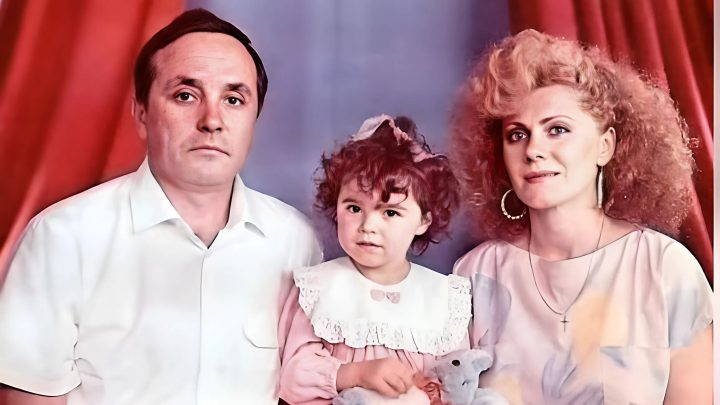 В День матери Настя Каменских познакомила поклонников со своей мамой