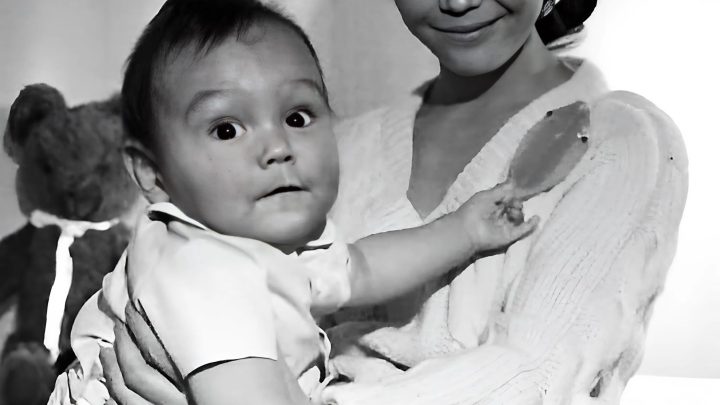Кончаловский очень положительно отзывается о своей первой супруге, Аринбасаровой