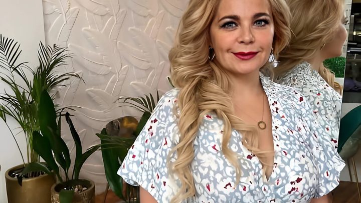 Она не стесняется своей фигуры: Пегова позирует в купальнике