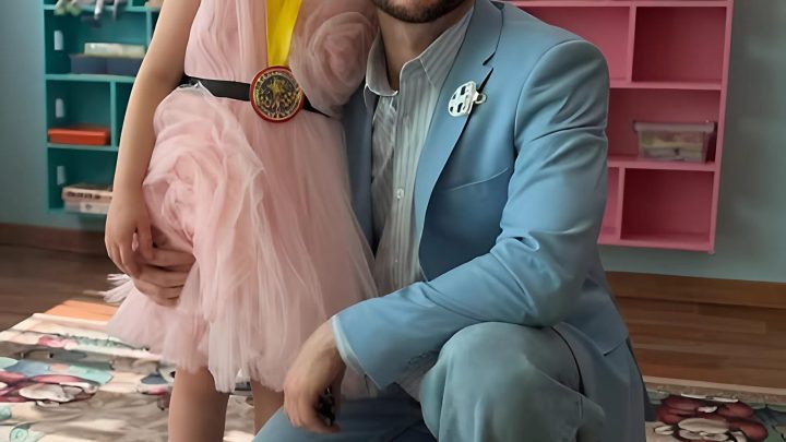 “У каждой девочки присутствовала мама на празднике, а с Аней был только отец!”. Лазарев о своей дочери