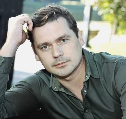 На экране — герой, а по жизни его считают подлецом. Причина разрыва Пашкова с супругой