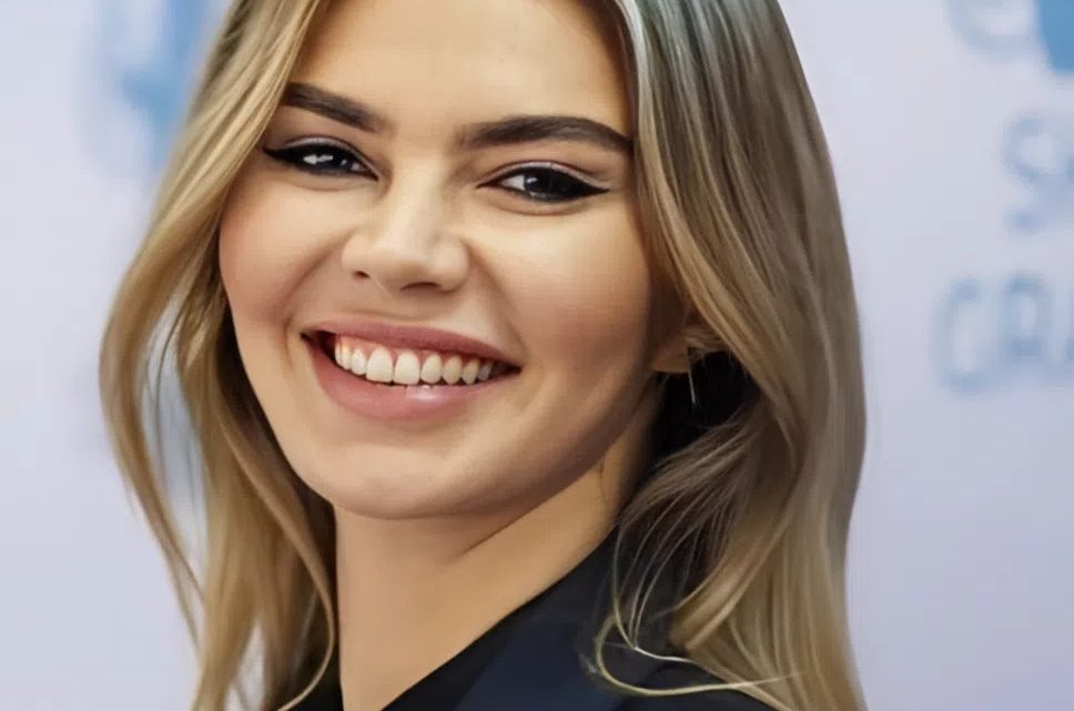 Кабаева явилась на мастер-класс в откровенном костюме: Образ спортсменки стал темой номер один Кабаева явилась на мастер-класс в откровенном костюме: Образ спортсменки стал темой номер один