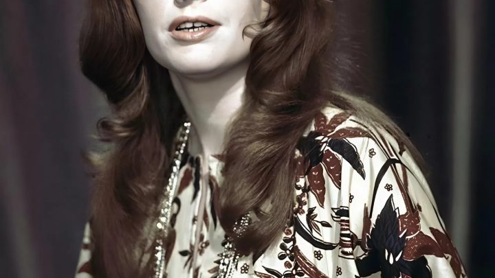 Вопреки указаниям властей, по собственному желанию она была там и поддержала этих людей