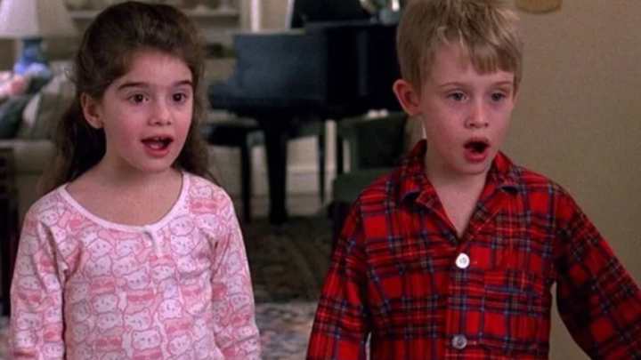 Киношедевры, такие как “Кудряшка Сью”, “Мистер Бин” и “Джуманджи”, оставили яркий след в нашей памяти, подарив незабываемых героев и эпизоды Киношедевры, такие как “Кудряшка Сью”, “Мистер Бин” и “Джуманджи”, оставили яркий след в нашей памяти, подарив незабываемых героев и эпизоды