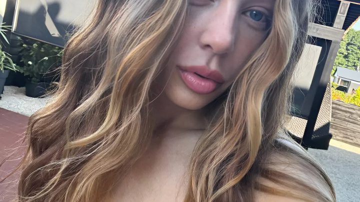 Тиночка задала на концерте риторический вопрос о своем возрасте…