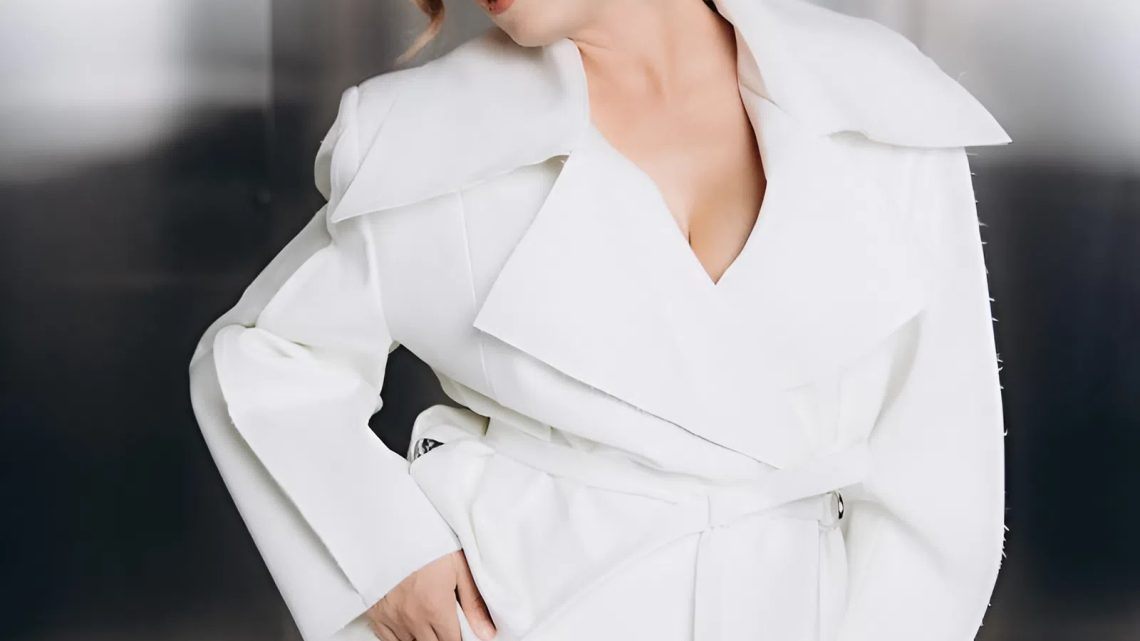 Кошмал очаровала Интернет своим откровенно-дерзким образом