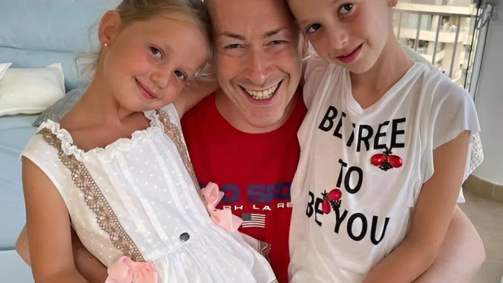 Скрываясь от мобилизации за океаном, Гордон решил продемонстрировать свой, якобы патриотизм, вырядившись в вышиванку