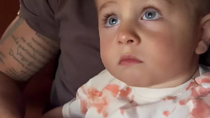 На кого похож ребенок артистов? Да какая разница?!